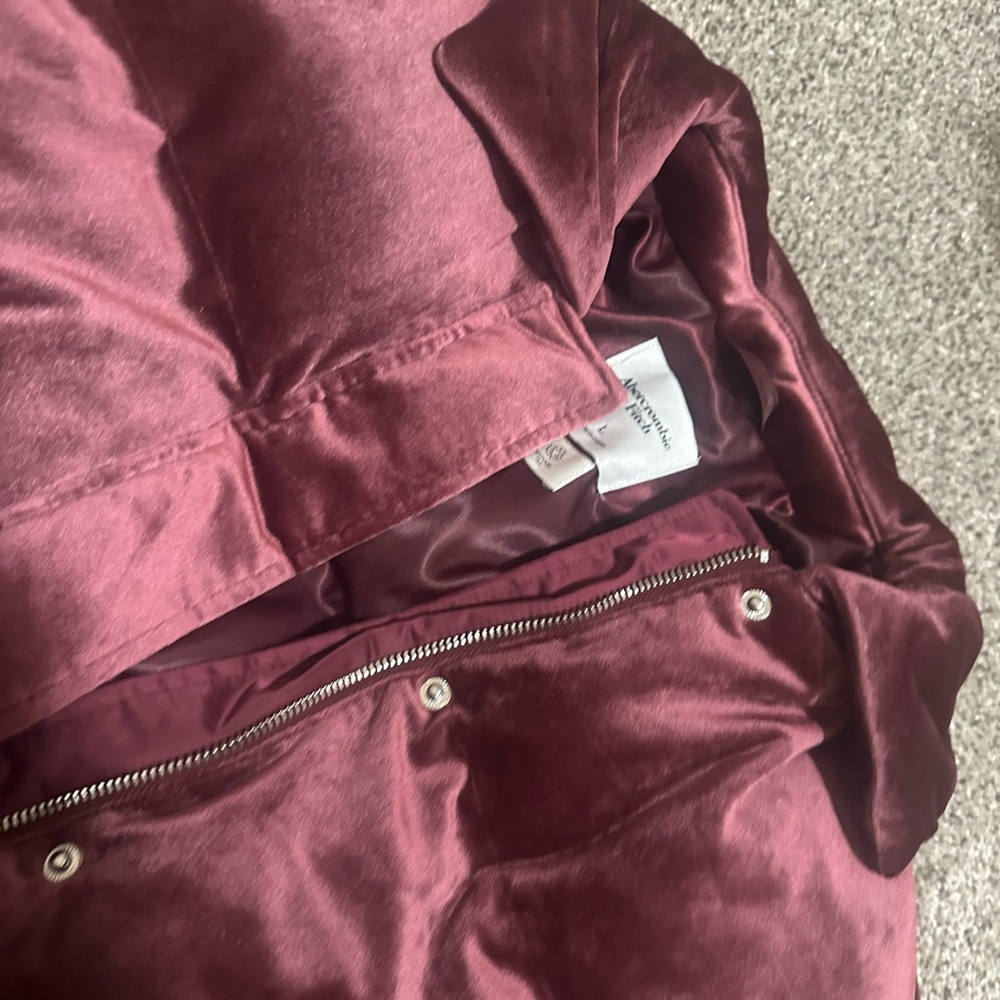 Abercrombie & Fitch Burgundy Puffer Jacket
